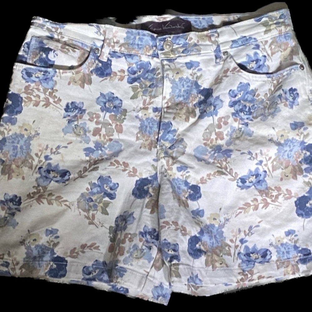 Flower shorts Gloria Vanderbilt